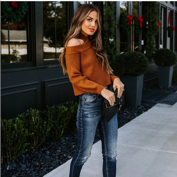 VICI Collection Frontier Cold Shoulder Sweater - Picture 3 of 4